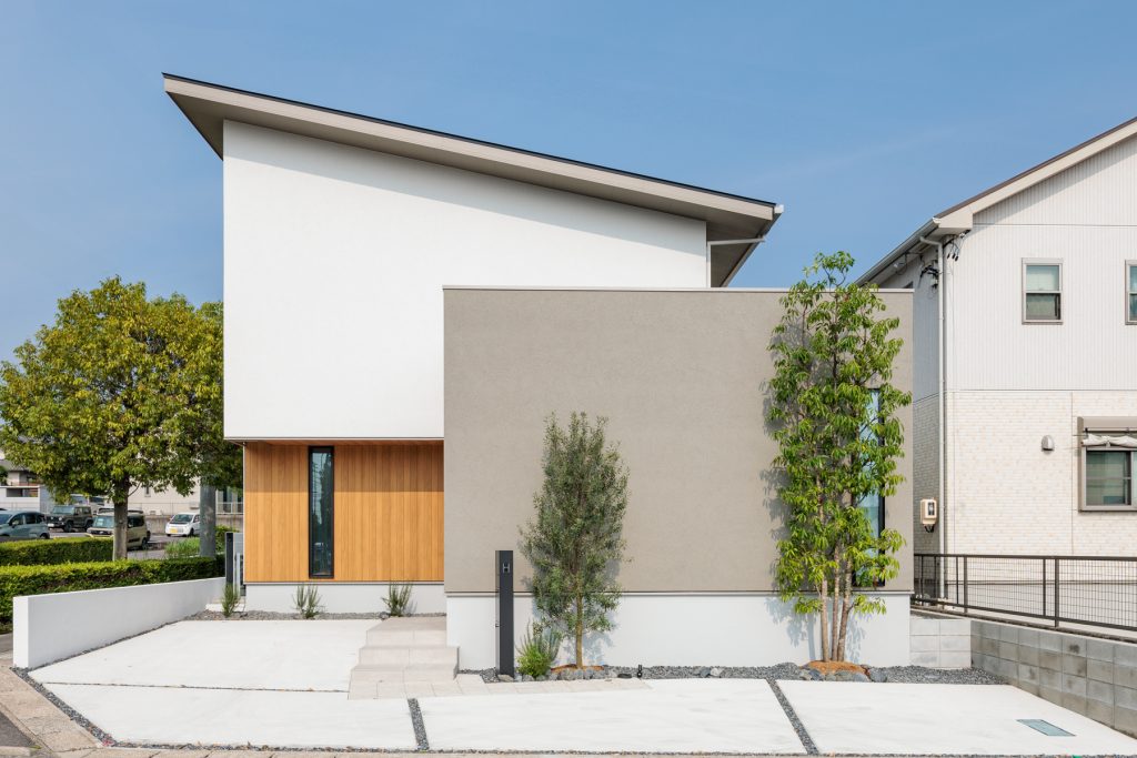 光あふれる中庭と吹き抜け。家事ラク回遊動線と24帖LDKの家